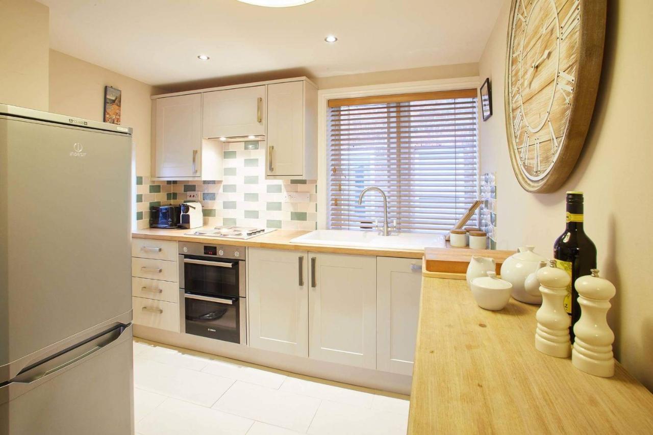 Host & Stay - Spyglass 1708 Whitby Luaran gambar