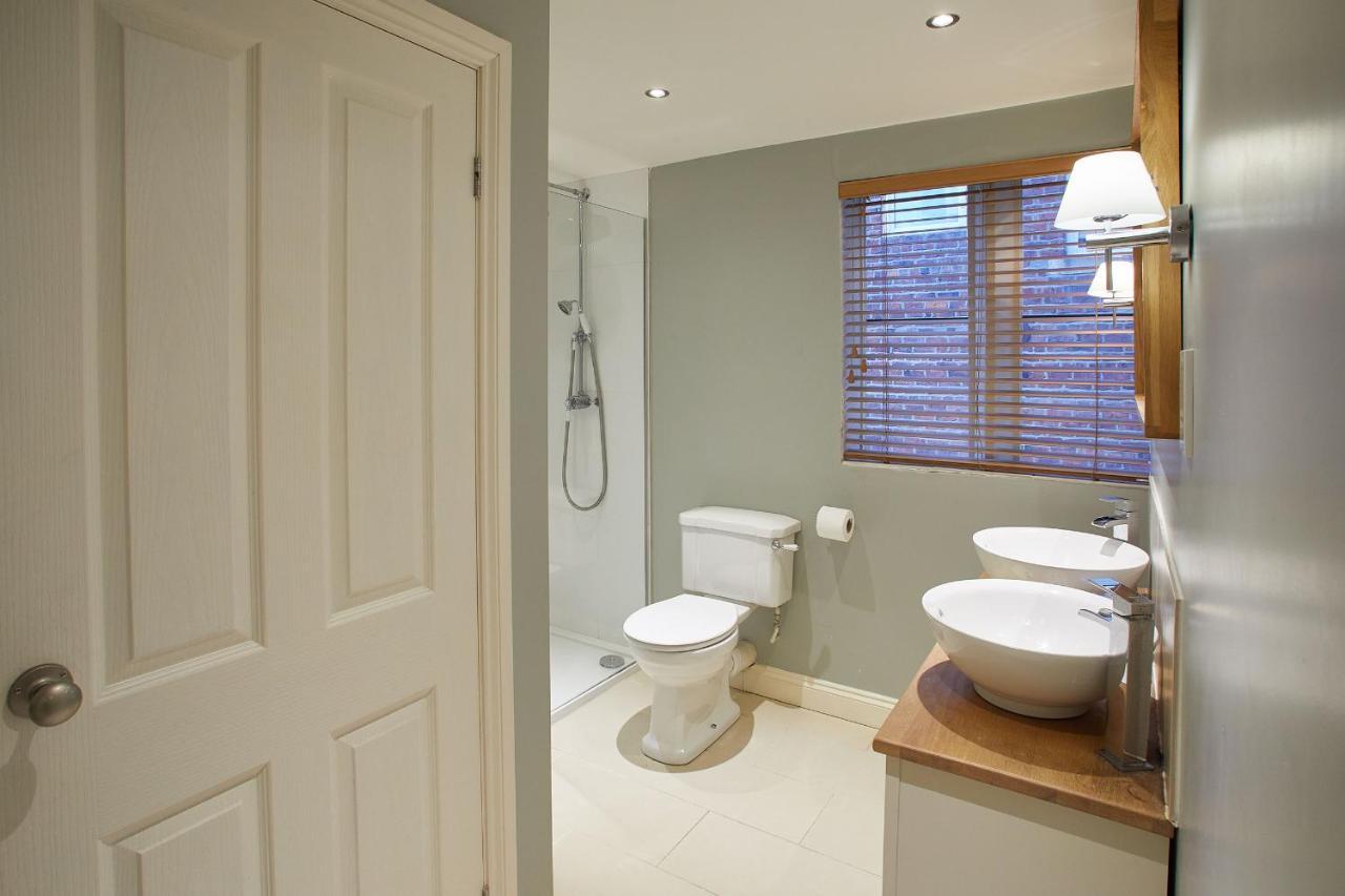 Host & Stay - Spyglass 1708 Whitby Luaran gambar